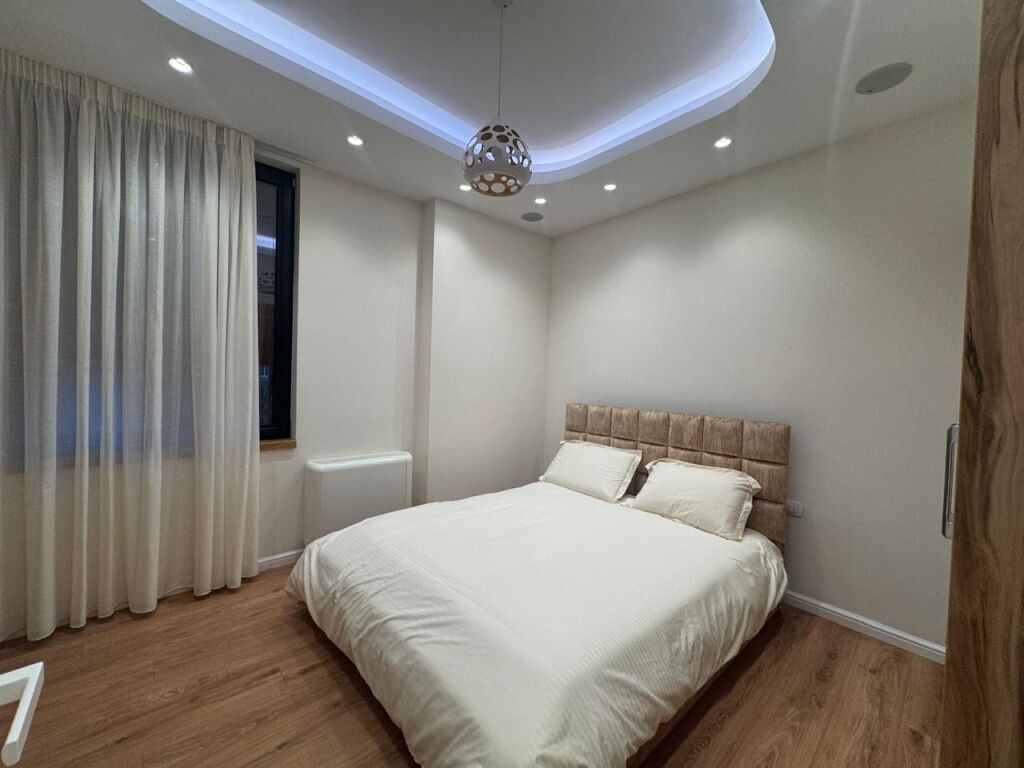 Jepet me qira Apartament 2+1+2 + post Park Gate