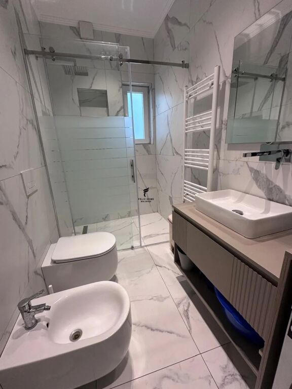 SHITET VILA 2-KATSHESHE FRESK 550.000 EURO FH-94181