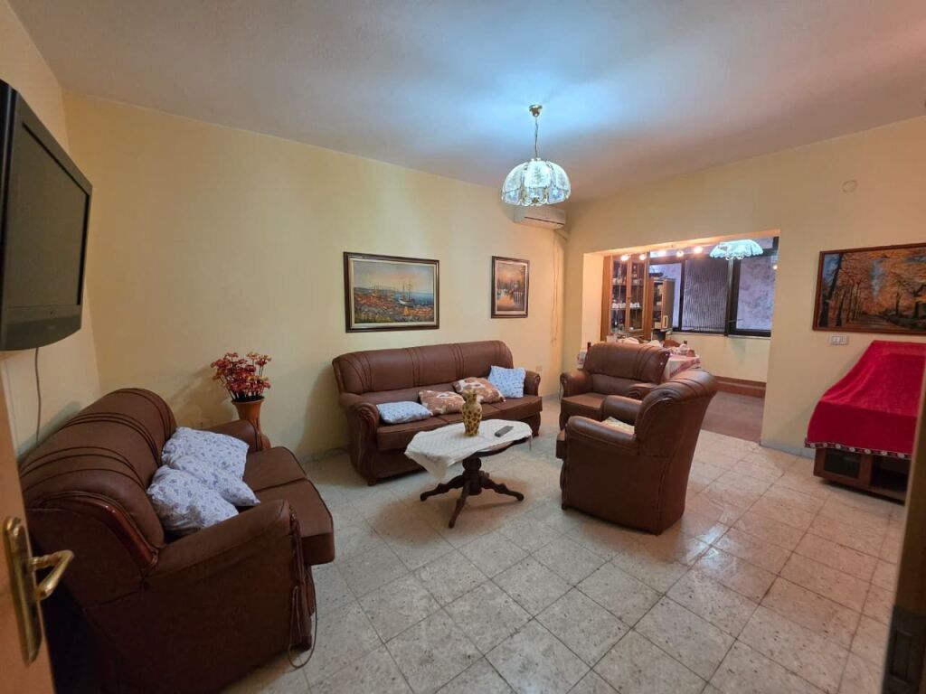 Apartament 2+1 per shitje, Rruga Ali Visha !