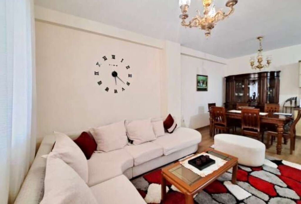 Jepet Me Qera Apartament 2+1+2 Tualete + 2 Ballkone