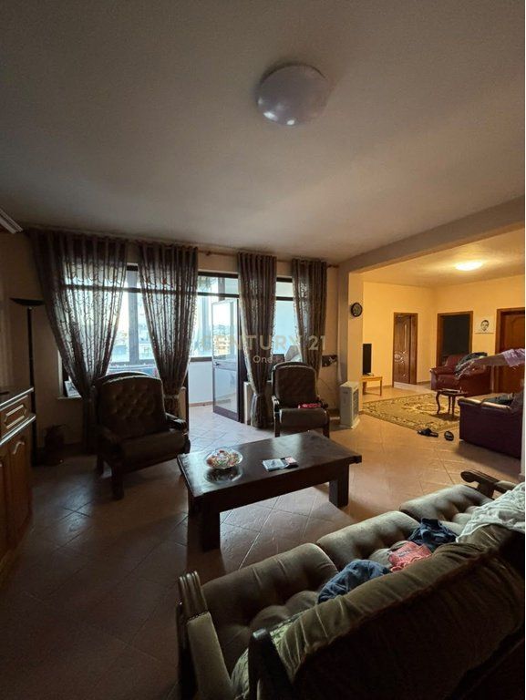 FOR SALE APARTMENT 3+1 + 2 + VERANDA – PAZARI I RI 332,000 €