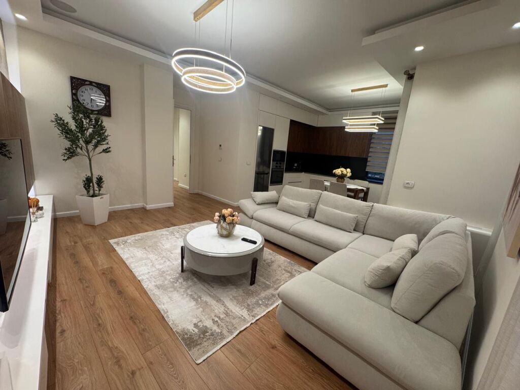 Jepet me qira Apartament 2+1+2 + post Park Gate