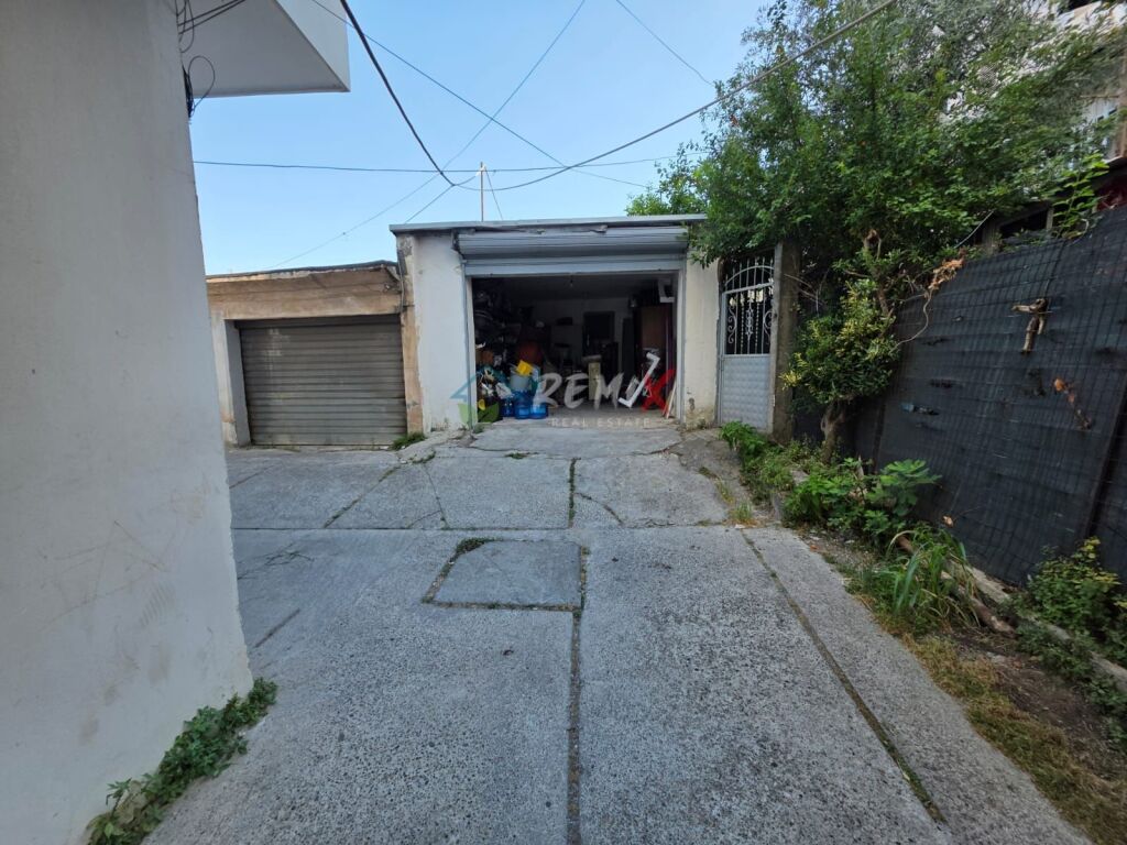 SHITET APARTAMENT 2+1 ME TOKË PRIVATE! 🌿
