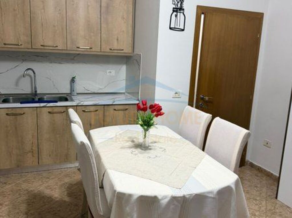 Affitto, Appartamento 3+1, Via Dibra, Tirana 65.000 Lek