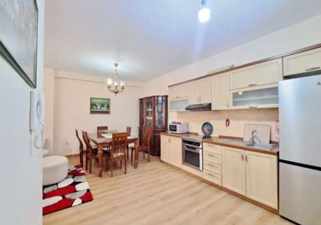 Jepet Me Qera Apartament 2+1+2 Tualete + 2 Ballkone