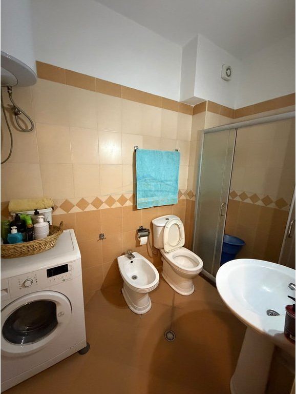 Disponojme per Shitje, Apartament 2+1Rruga Jordan Misja, Tirane