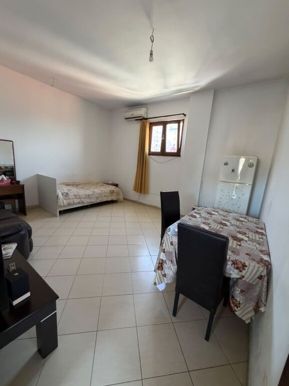 Jepet me qera Apartamenti 1+1 , Astir rruga Teodor Keko perballe Bar Oslo  400 mije leke i diskutueshem