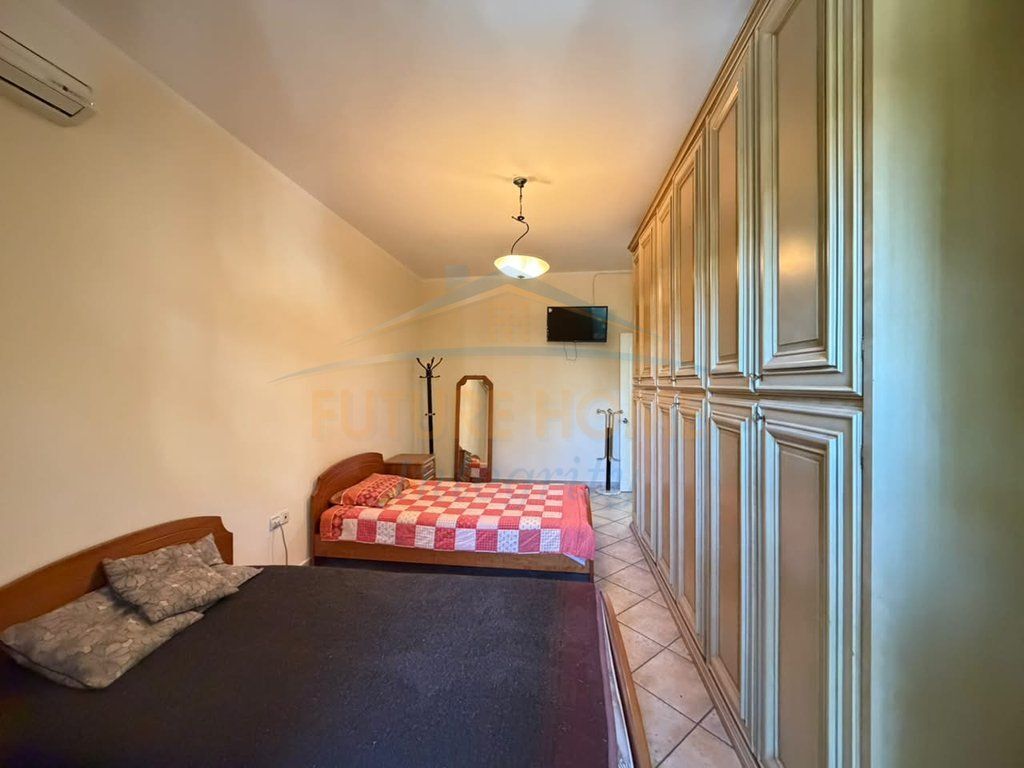 Shitet, Apartament 1+1, Rruga Bardhyl, Tiranë.
