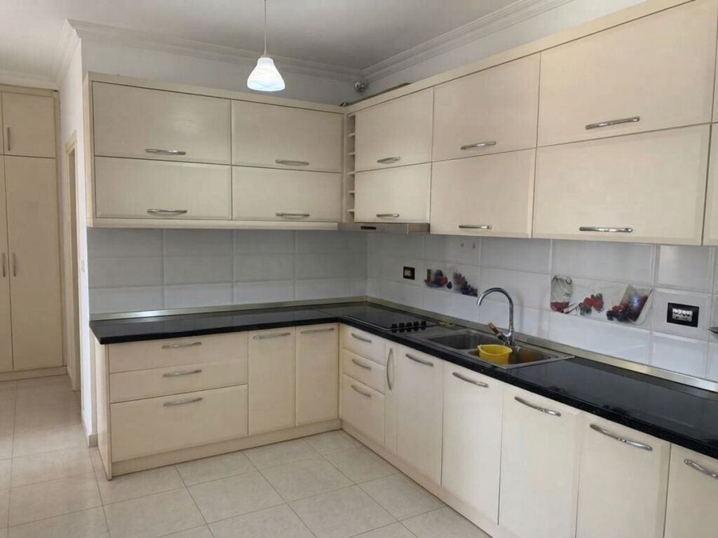 Qira, Apartament 1+1, Selvia