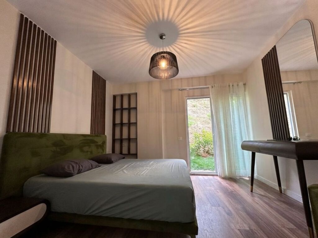 Qera, Apartament 2+1+Post Parkimi, Liqeni i Thate, Tiranë.