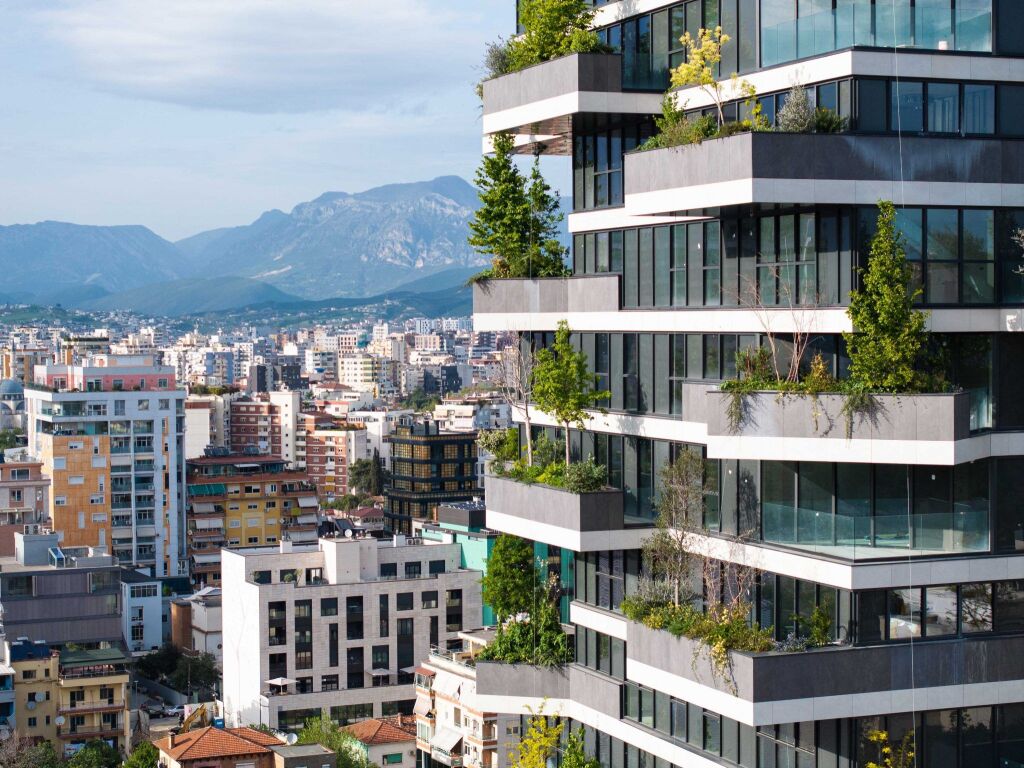 Near AIR ALBANIA Stadium /Vertical Forest, Office space for rent 6+1+2.