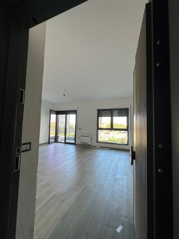 Apartament 1+1 me Qira në Bulevardin e Ri, Kompleksi Ndregjoni