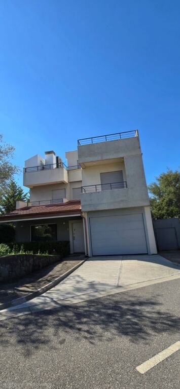 🏡 SHITET VILË 3-KATËSHE | LUNDËR – PRANË TEG
