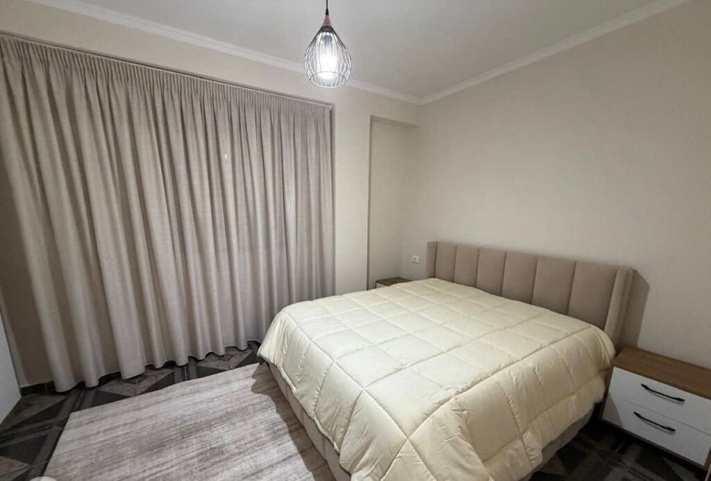 JEPET ME QERA SHTEPI 1+1 + parkim - Fabrika e Miellit, Tirane