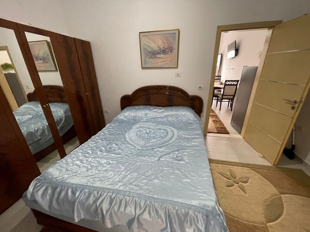 JEPET KAT VILE ME QIRA 1+1, 27.000 lek NE KOMBINAT