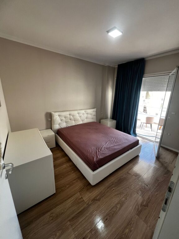 Liqeni i Thate pas Radisonit, shitet apartament 3+1+2 plus GARAZHD.