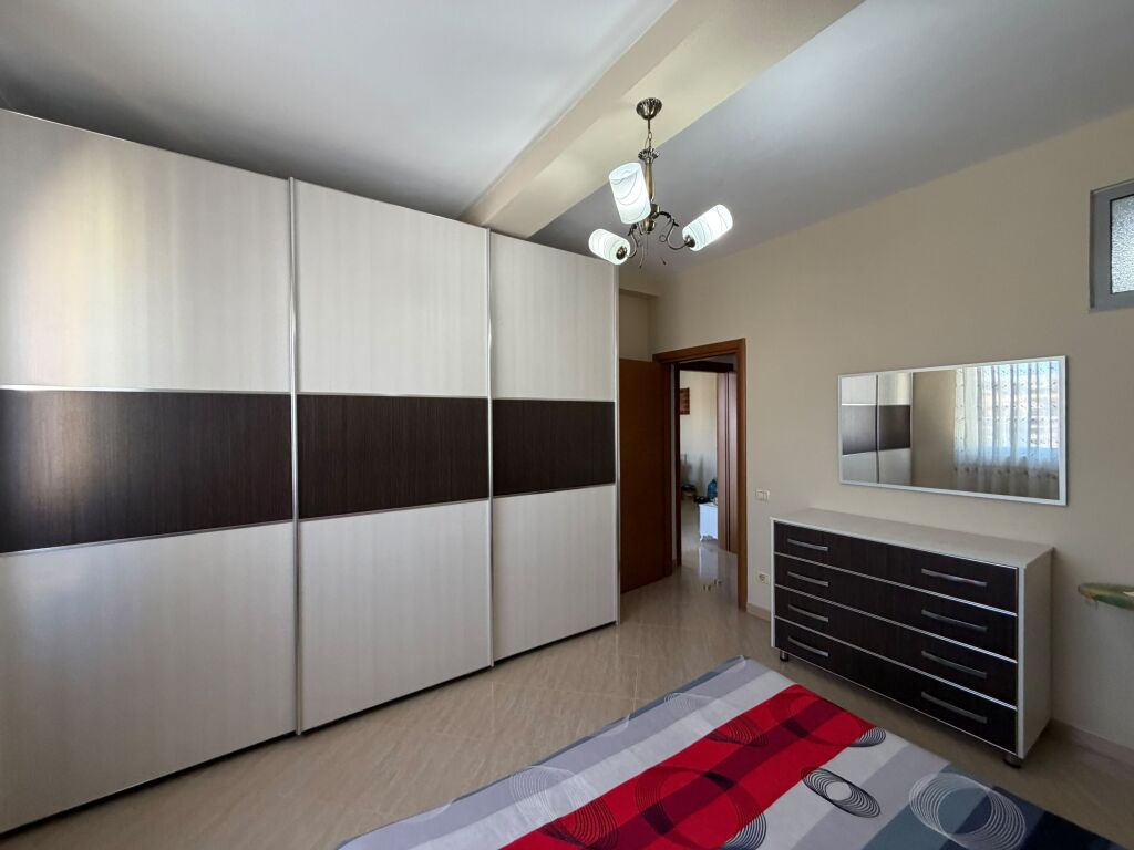 Shitet Apartament 1+1 ne Plazh