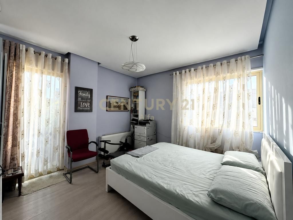 Shitet Apartament 4+1+2 në Fresk – Arredim Modern