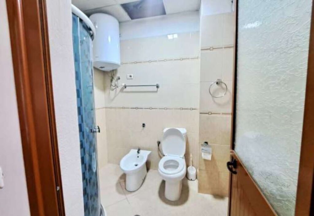 Jepet Me Qera Apartament 2+1+2 Tualete + 2 Ballkone