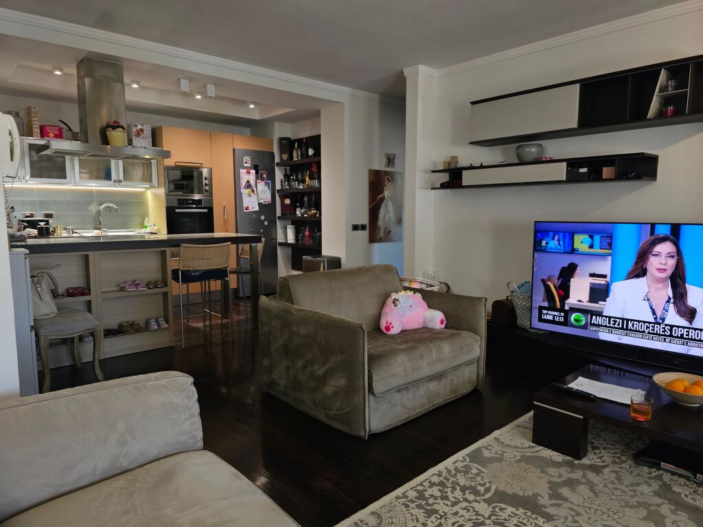 Vendesi appartamento 105 m2 nel Bllok