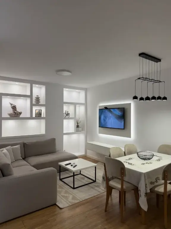 Qera | Apartament 2 + 1+2Bllk |Te Rrethi Astir | 650 €/muaj