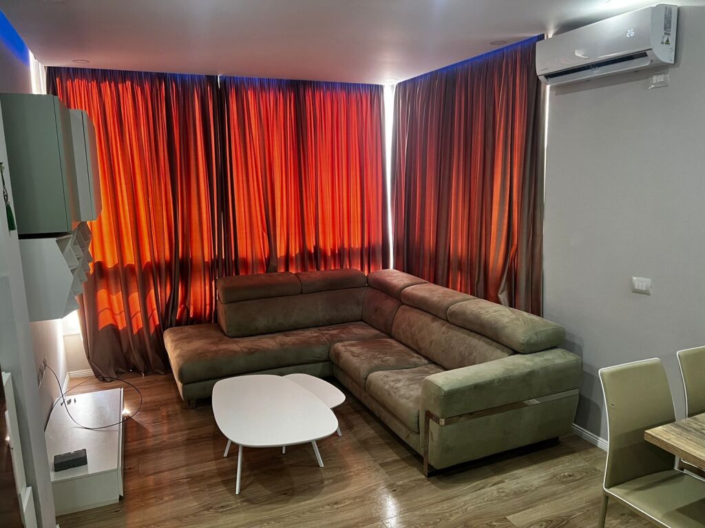 Liqeni i Thate pas Radisonit, shitet apartament 3+1+2 plus GARAZHD.