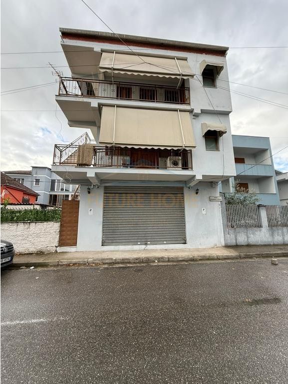 Disponojme per Shitje Godine 3-kateshe, Ish Fusha e Aviacionit, Tirane 175,000 €