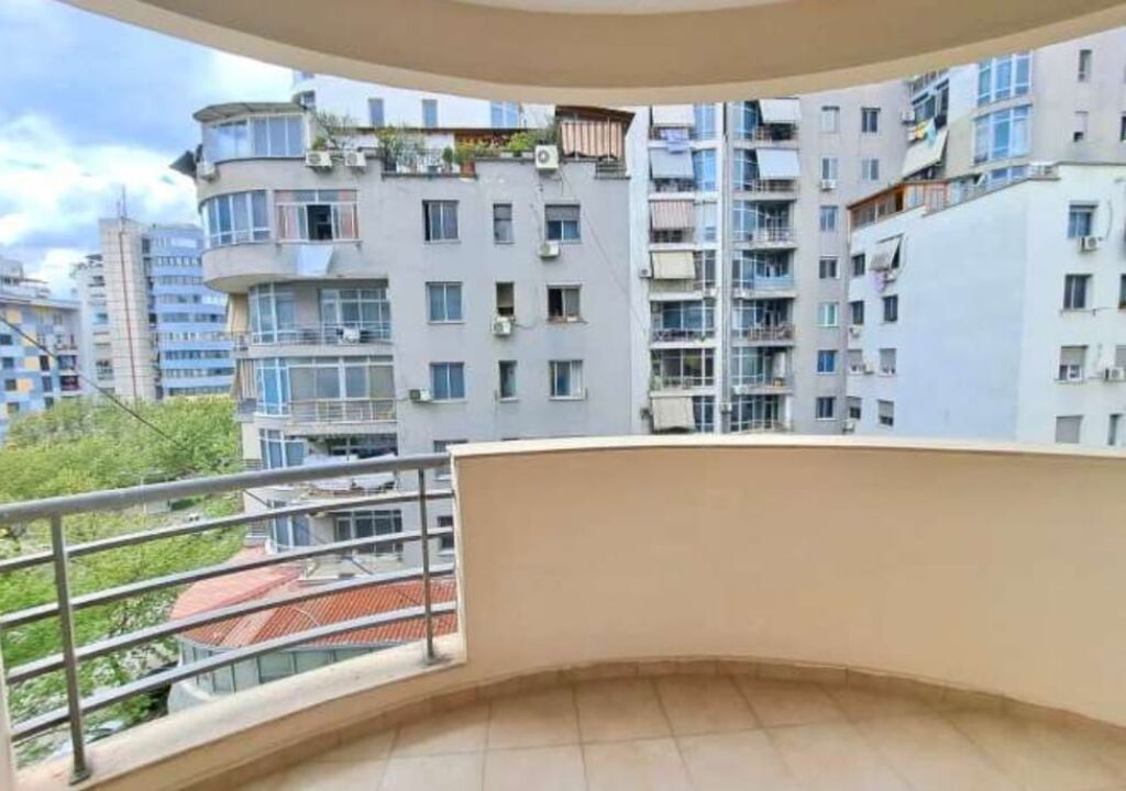 Jepet Me Qera Apartament 2+1+2 Tualete + 2 Ballkone