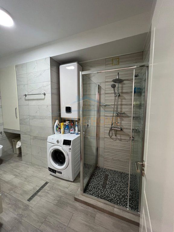 Qera , Apartament 3+1+2+2 Ballkone , Fresk , Tiranë