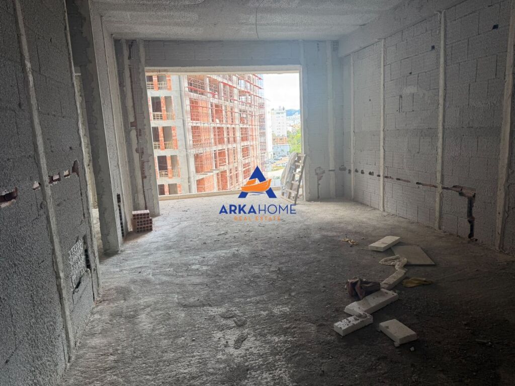 SHITET APARTAMENT 1+1 "RRUGA JAVER MALO,RIVER SIDE" 16055 EURO