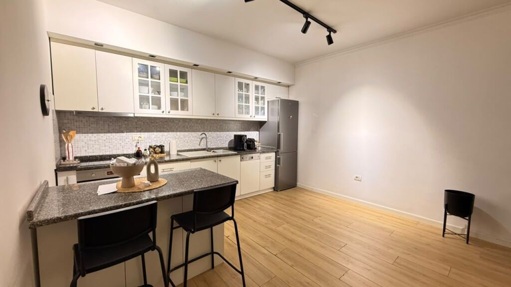 Apartment 1+1 for sale at Komuna e Parisit
