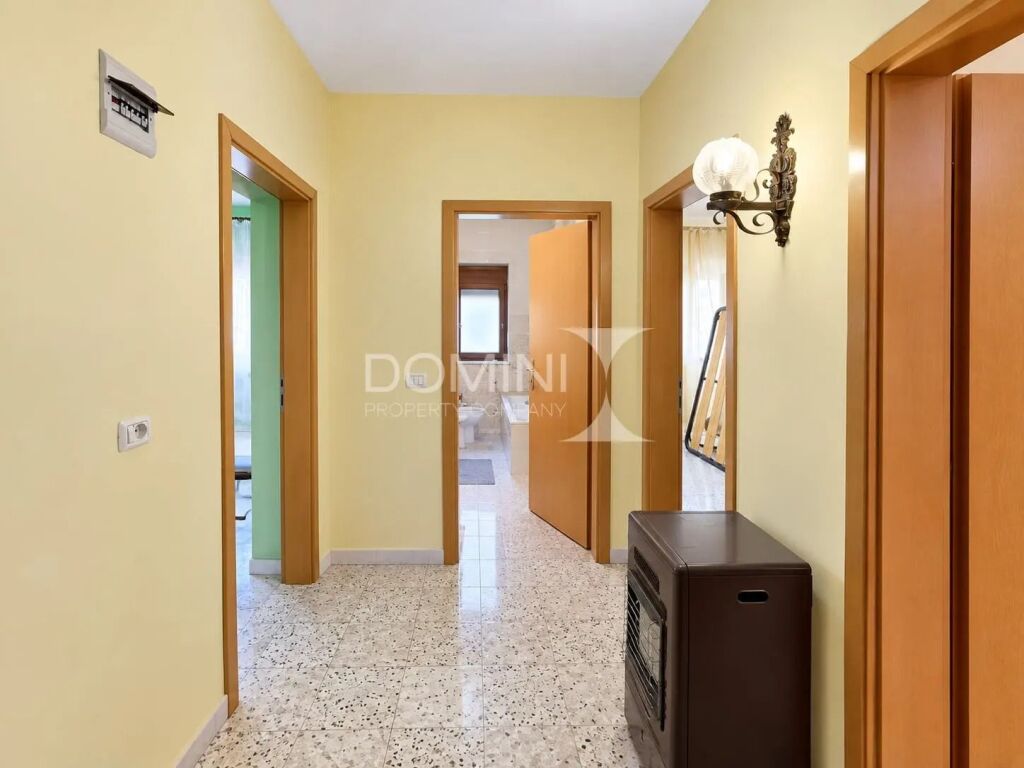 Shitet apartament 2+1 tek Rruga Ali Visha , Rruga Ali Demi ! 171 milione leke !