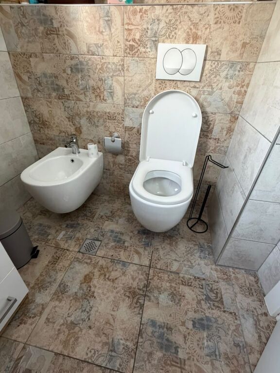 Appartamento 2+1+2 in affitto a 21 Dhjetori, Via Kavaja! 1200 Euro!