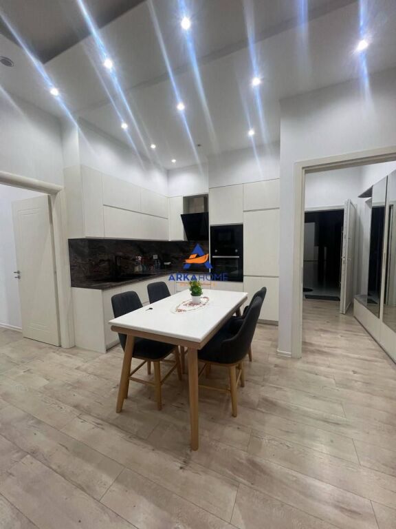 JEPET APARTAMENT ME QIRA 3+1+VERANDE "LIQENI I THATE" 90.000 LEKE