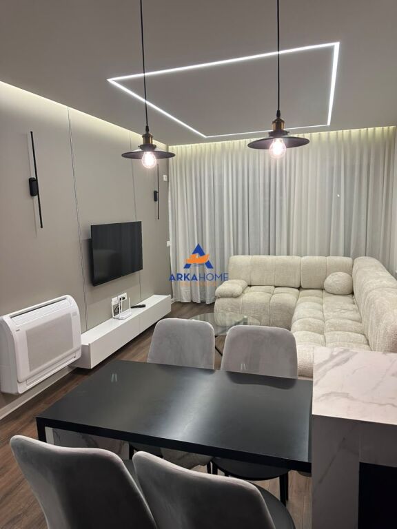 AFFITTASI APPARTAMENTO 1+1+BALCONE "PRESSO IL RONDO DEL 5 MAGGIO" 50.000 LEKE