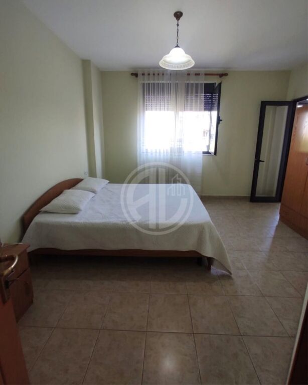 Shitet Apartament 1+1Shkembi i kavajes