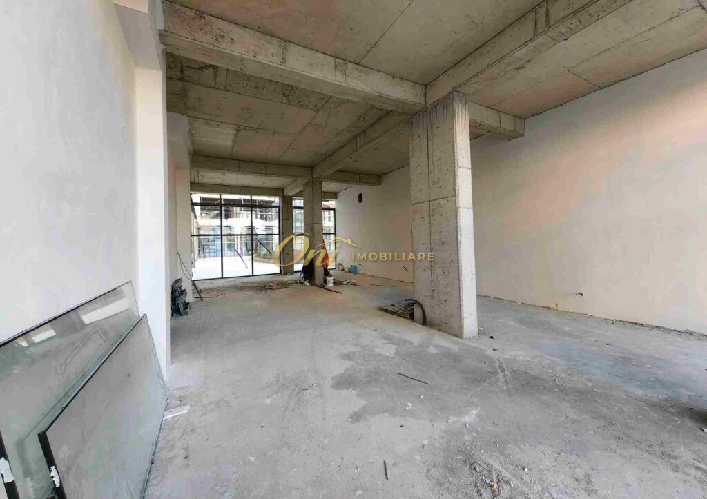ZOGU I ZI GIVES A SHOP 160M2 FOR RENT