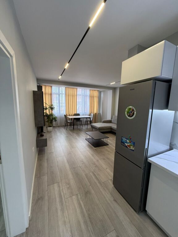 Super Apartament 2+1 me qera tek 21 Dhjetori (750 Euro)