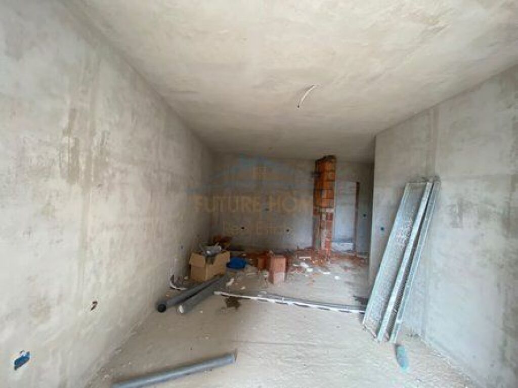 Shitet, Apartament 2+1, ish Fusha e Aviacionit