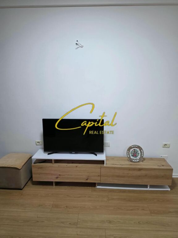 APARTAMENT ME QIRA 2+1 RRUGA KONGRESI I MANASTIRIT 70.000 LEKE