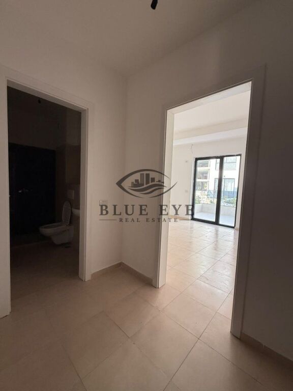 2 GARSONIERE + VERANDË PËR SHITJE – MALI I ROBIT