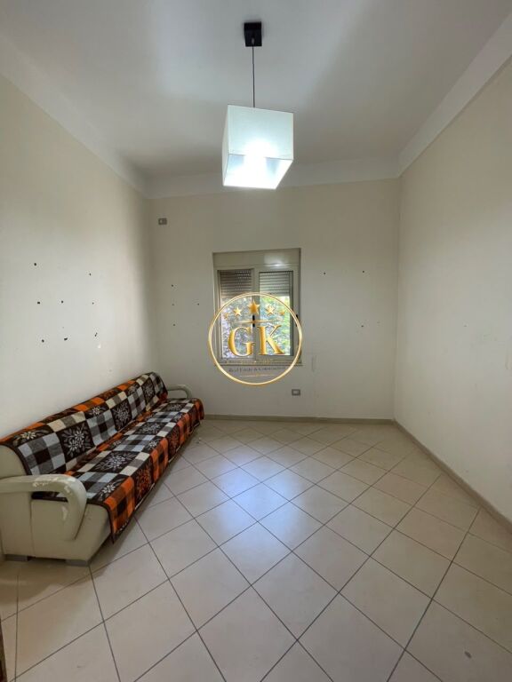 20892830 🏢 COMMERCIAL SPACE FOR RENT – ROADSIDE LOCATION 📍 Durrës City Center, near Blue Star