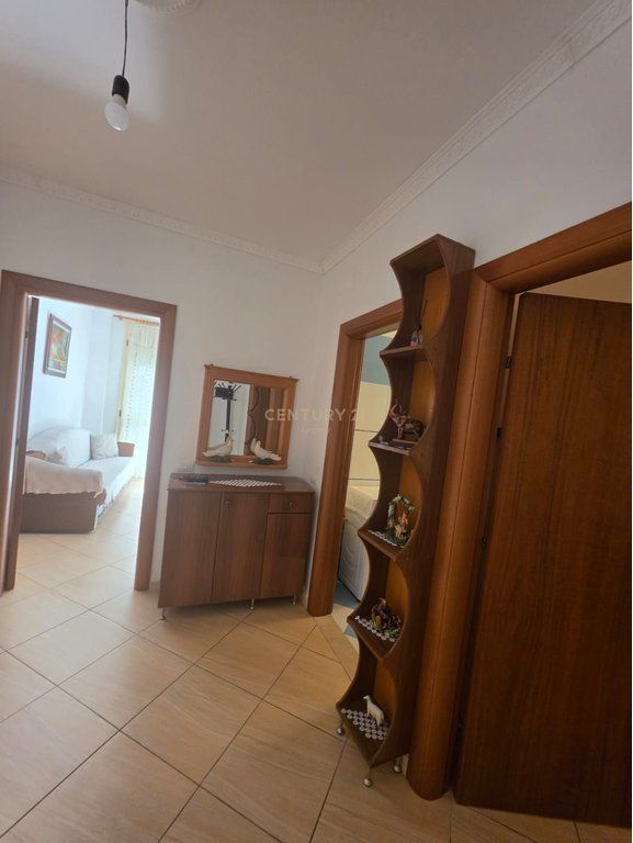 Jepet apartament 1+1 me qira ne Lungomare , Vlore  ! 44.000 leke !