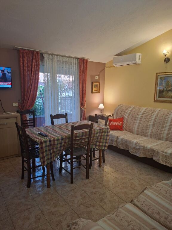 2+1,kat 3 pallat,komune e parisit te kristali,700 mije leke