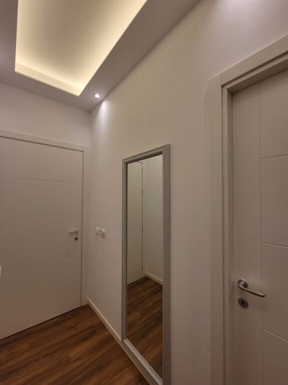 Super Appartamento 1+1 in affitto in Via Durresit (55.000 ALL)
