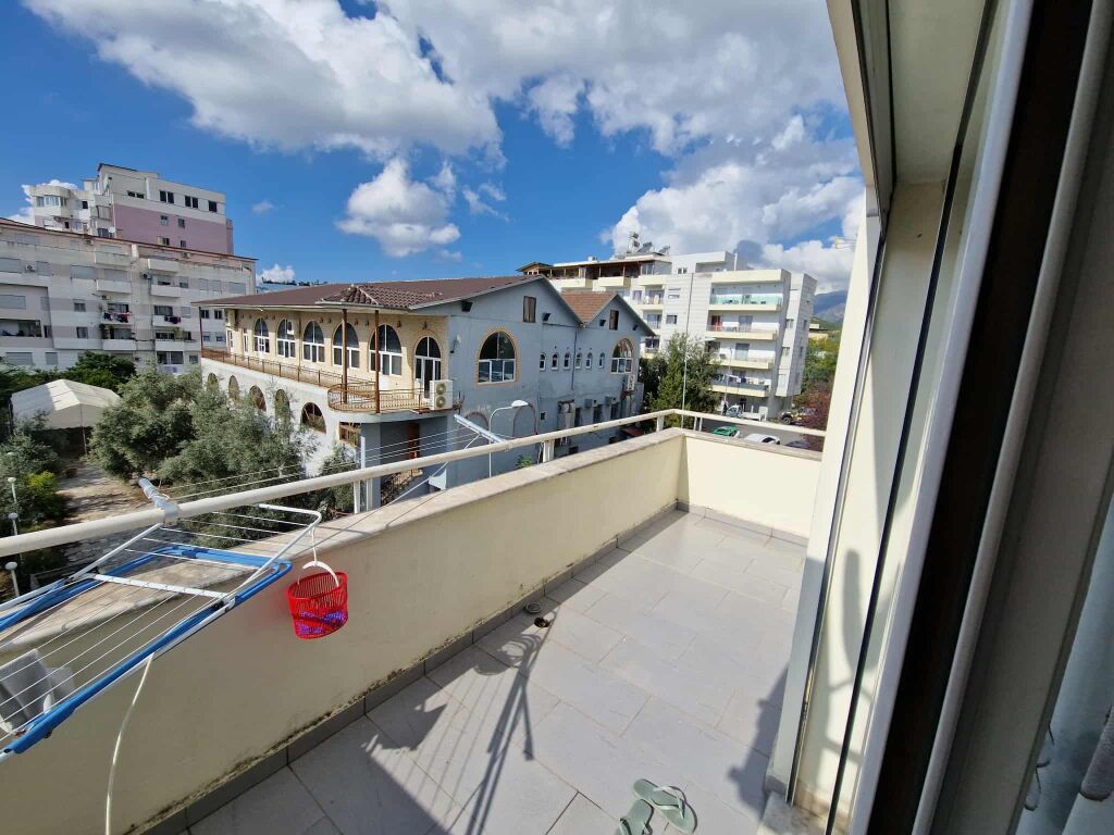 Affittasi Appartamento 2+1+1 Balcone