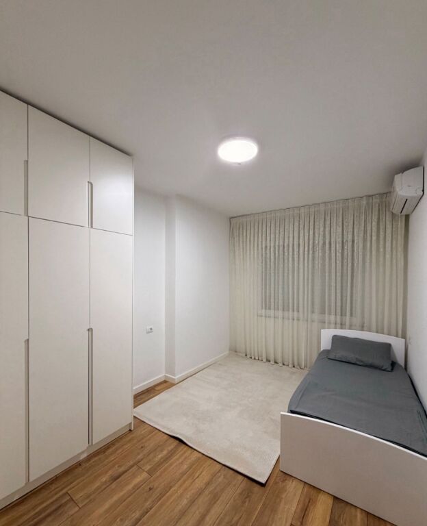 Jepet me qera Apartamenti 2+1 , Astir tek rrethi  600 mije leke te vjetra