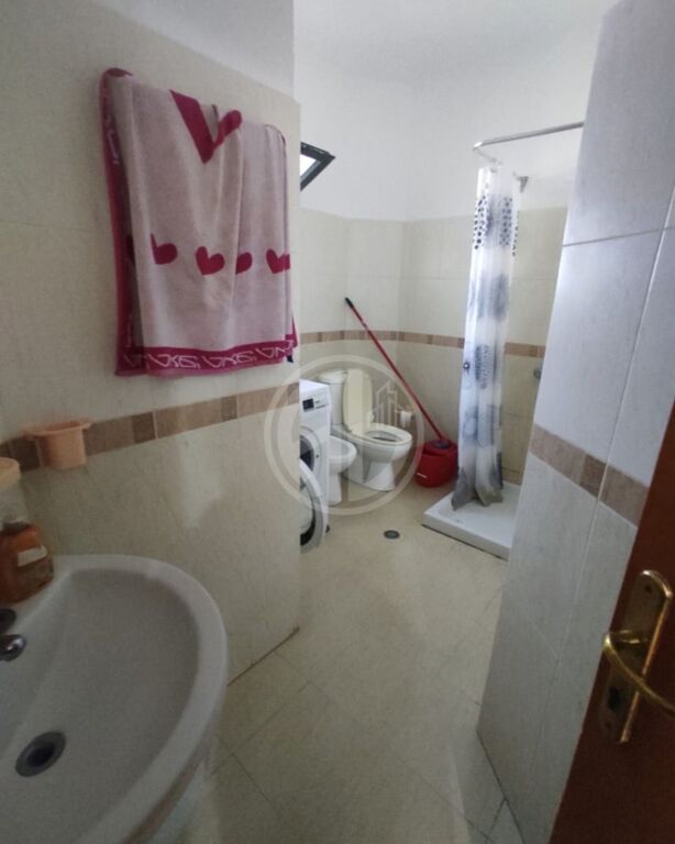 Shitet Apartament 1+1Shkembi i kavajes