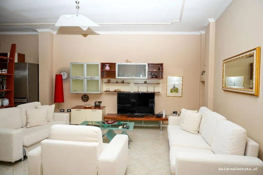 Appartamento In Affitto 3+1 In Centro (ID B230227) Tirana