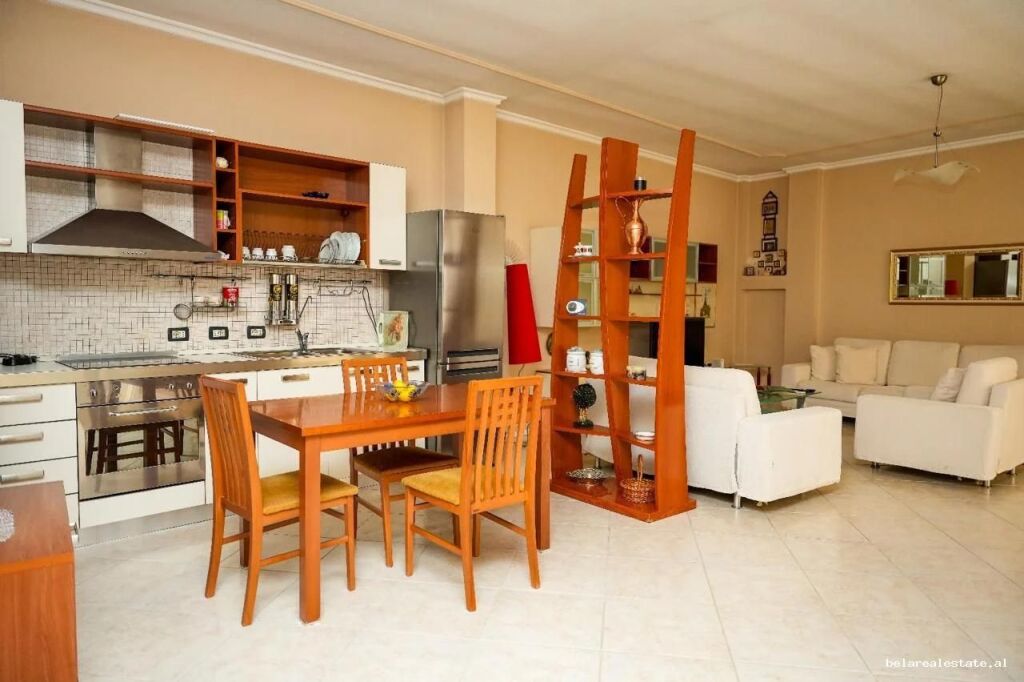 Appartamento In Affitto 3+1 In Centro (ID B230227) Tirana